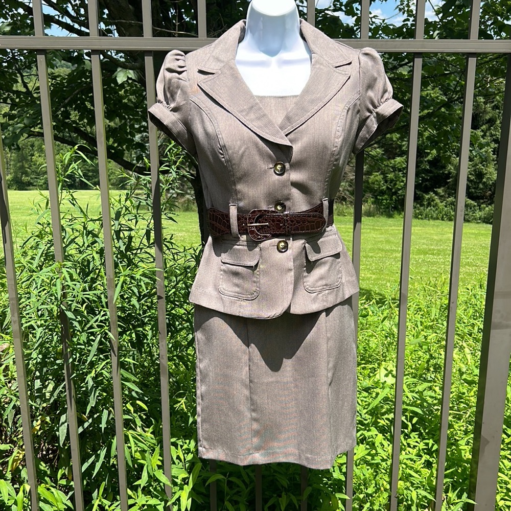 NWOT BCX 2 Piece Brown Dress & Jacket Suit with Belts Size 5 / M